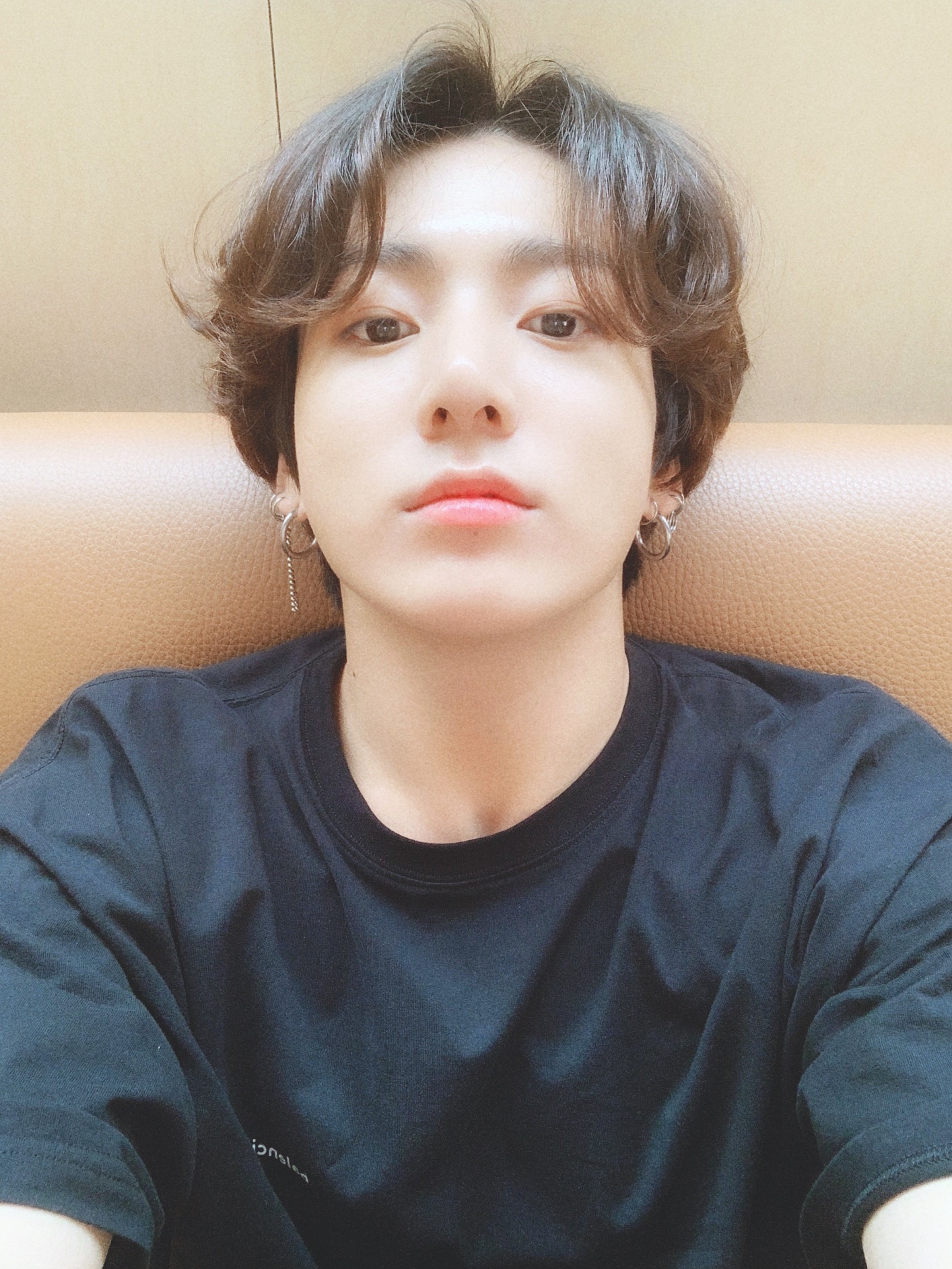 BTS Community Post - 흠... - Jung Kook