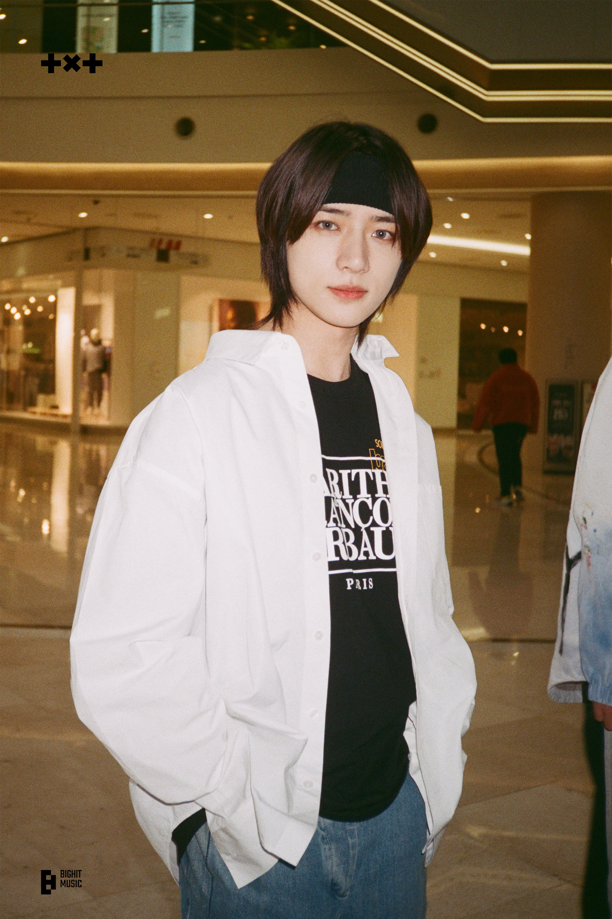 Weverse TOMORROW X TOGETHER Image - TXT rec. @The Chaos