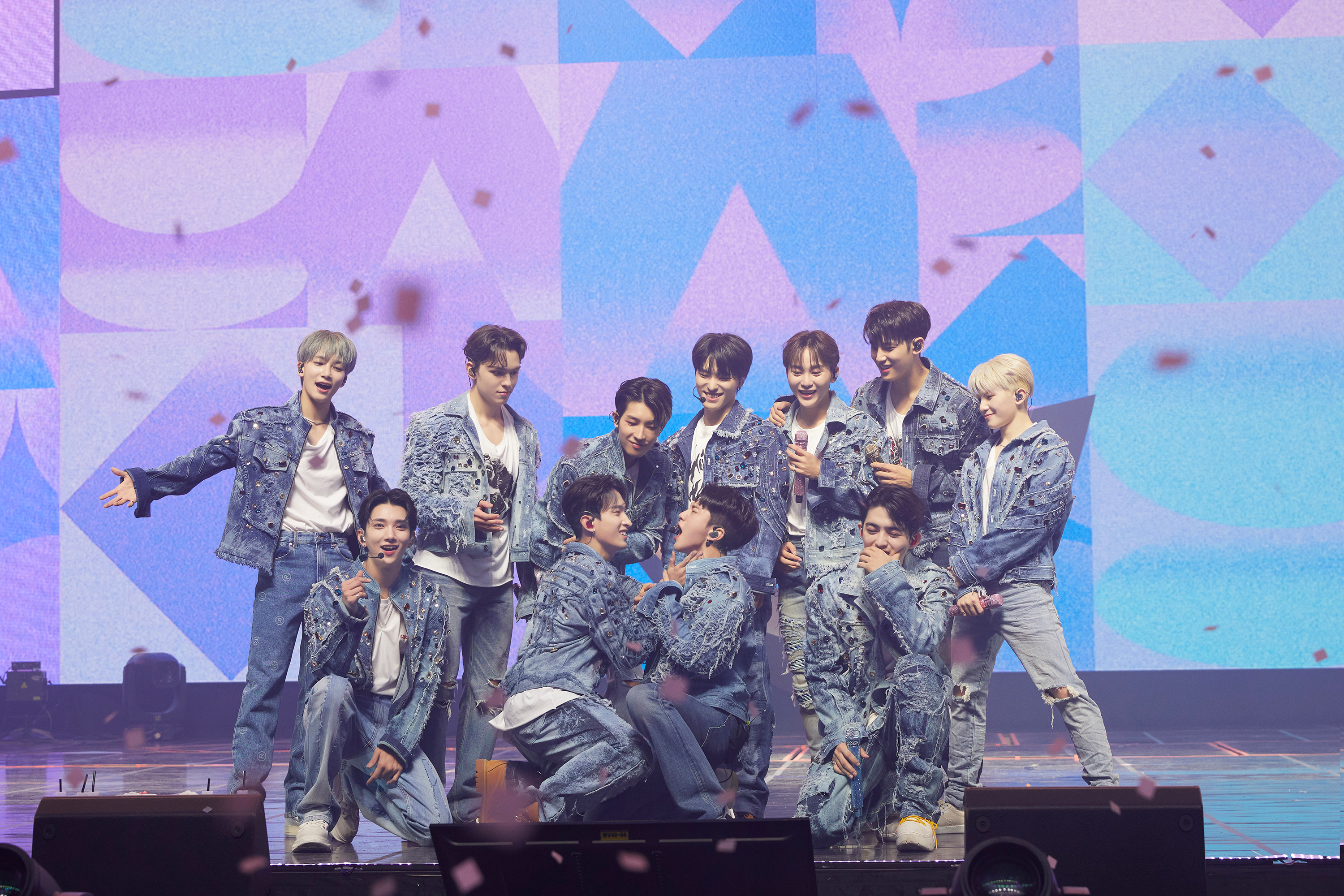 Weverse SEVENTEEN Image - 'POWER OF LOVE - POWER' Behind Sketch