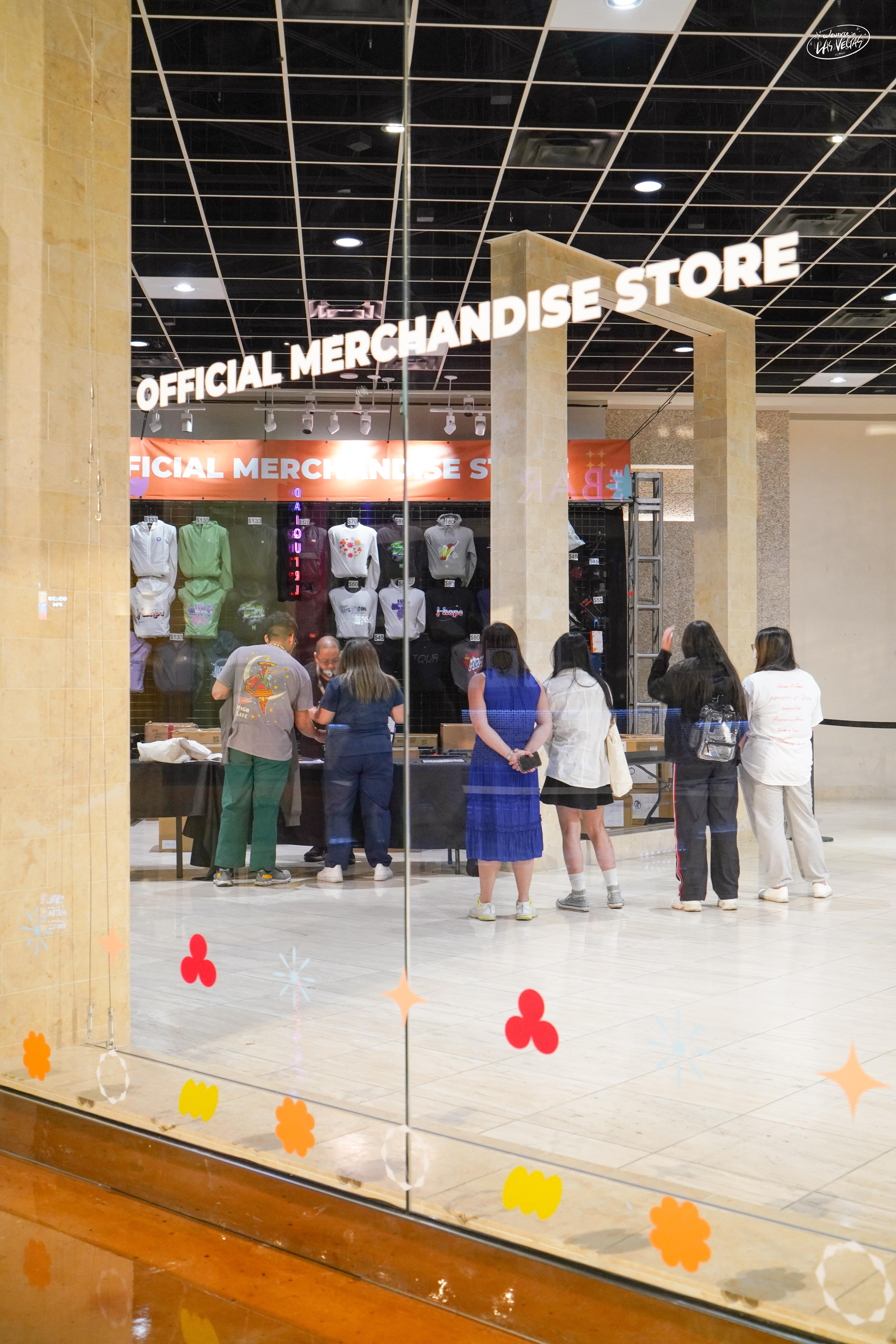 BTS Community Post - 💜 WEVERSE IN LAS VEGAS [19] 📌 Official