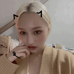 Dreamcatcher 커뮤니티 포스트 - 짠! 잊어버리지 않고 들고 왔어요 🥳 - SIYEON