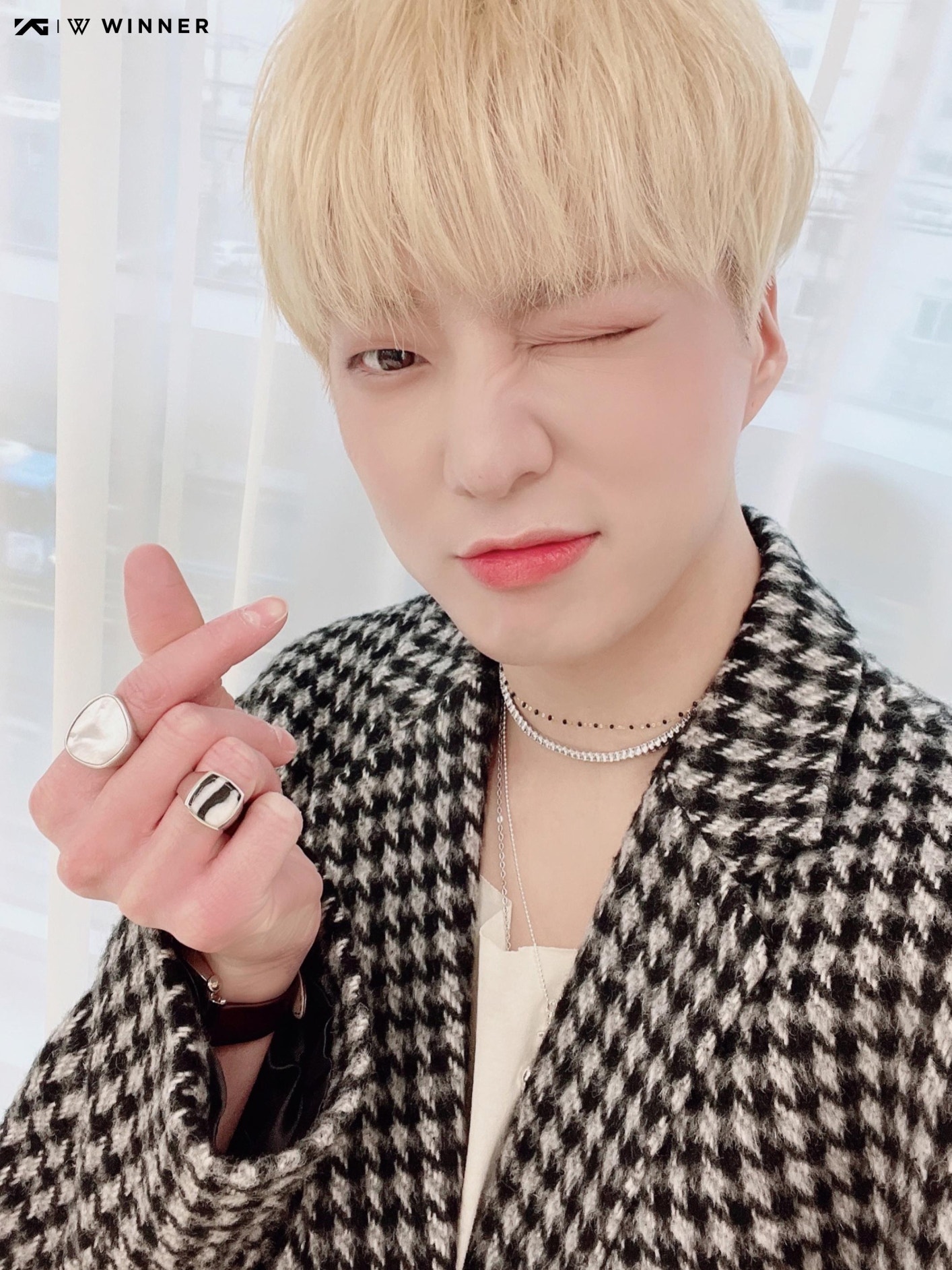 imagen-de-winner-de-weverse-yoon-0314-countdown-live