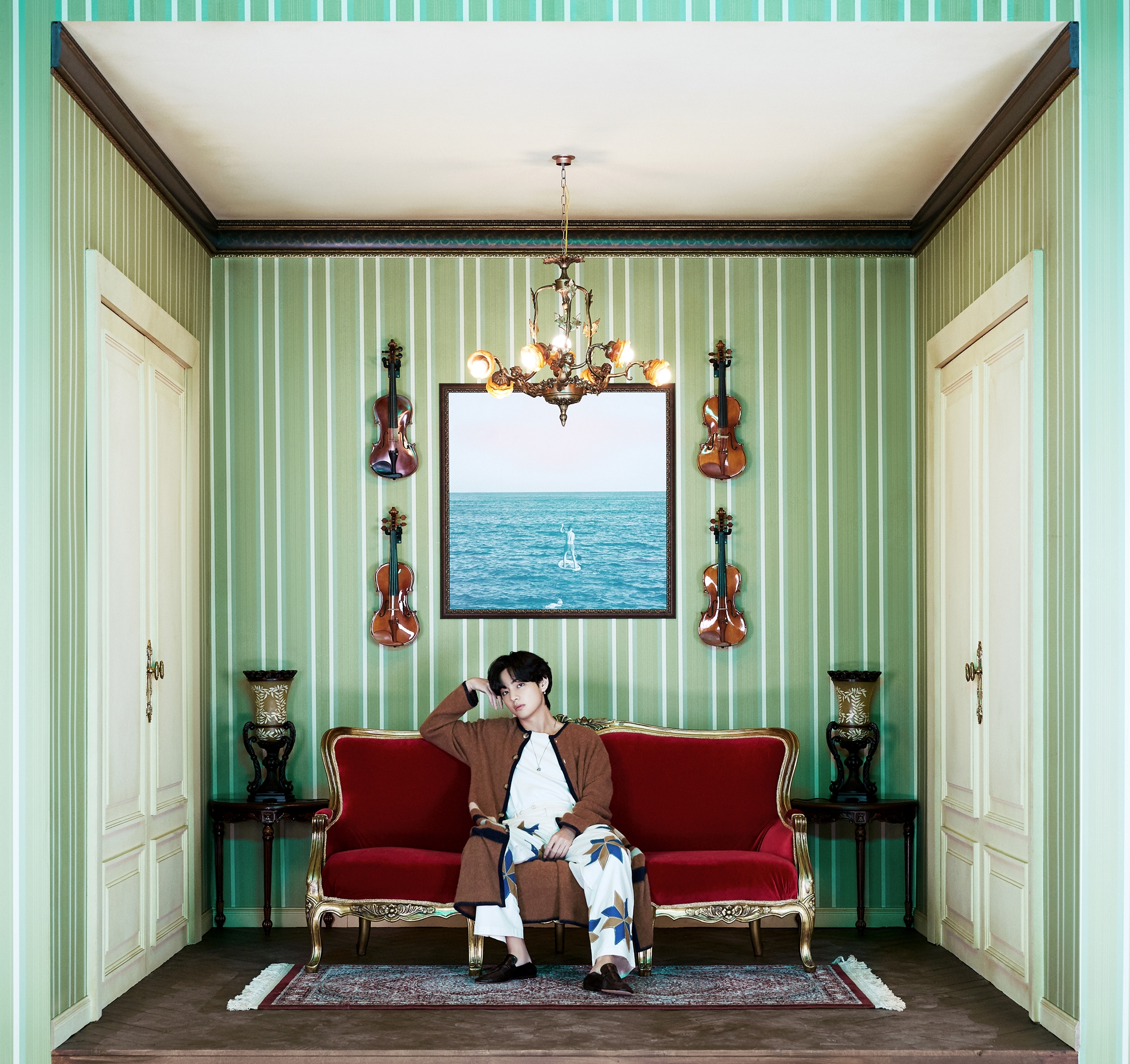 Weverse BTS Image - BTS (방탄소년단) BE Concept Photo - 뷔 (V)