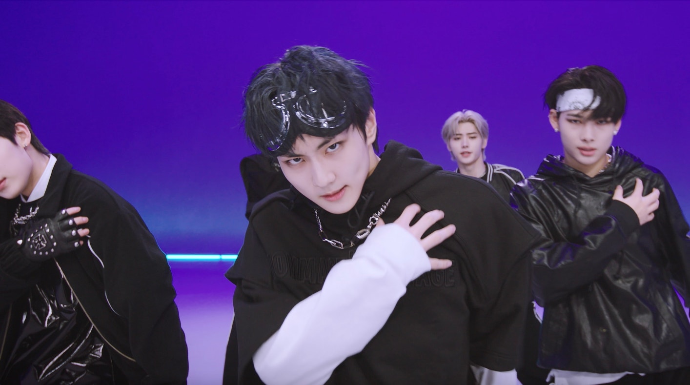 Weverse ENHYPEN Media - ENHYPEN (엔하이픈) 'Blessed-Cursed' Dance ...