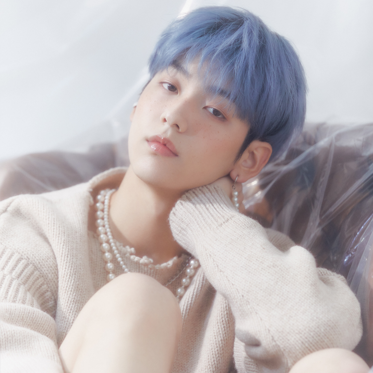 Weverse TXT Image - [Magazine] SOOBIN “I can love well because I'm
