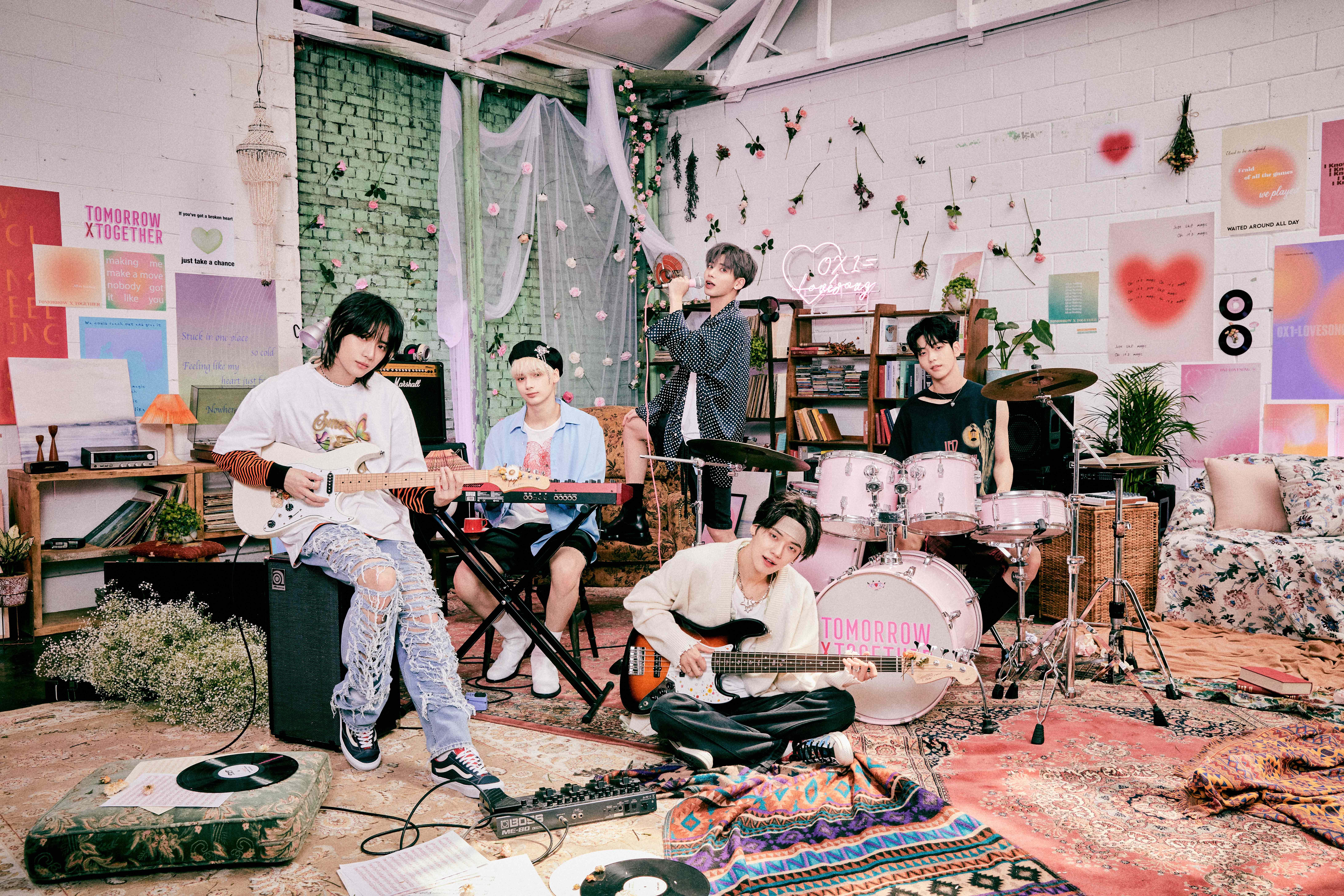 Weverse TOMORROW X TOGETHER Image - Chaotic Wonderland