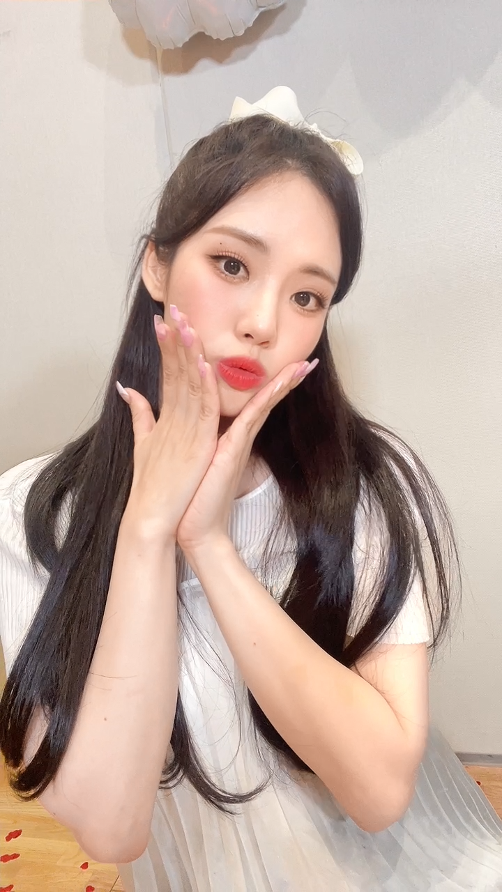 fromis_9 Community Posts - 💌Introducing fromis_9's PARK JI WON to 