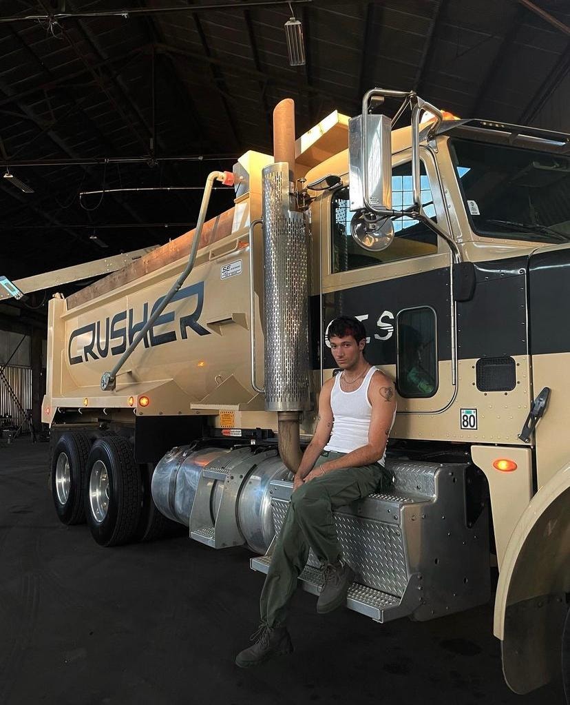 Jeremy Zucker Community Post - absolute dump truck - Jeremy Zucker