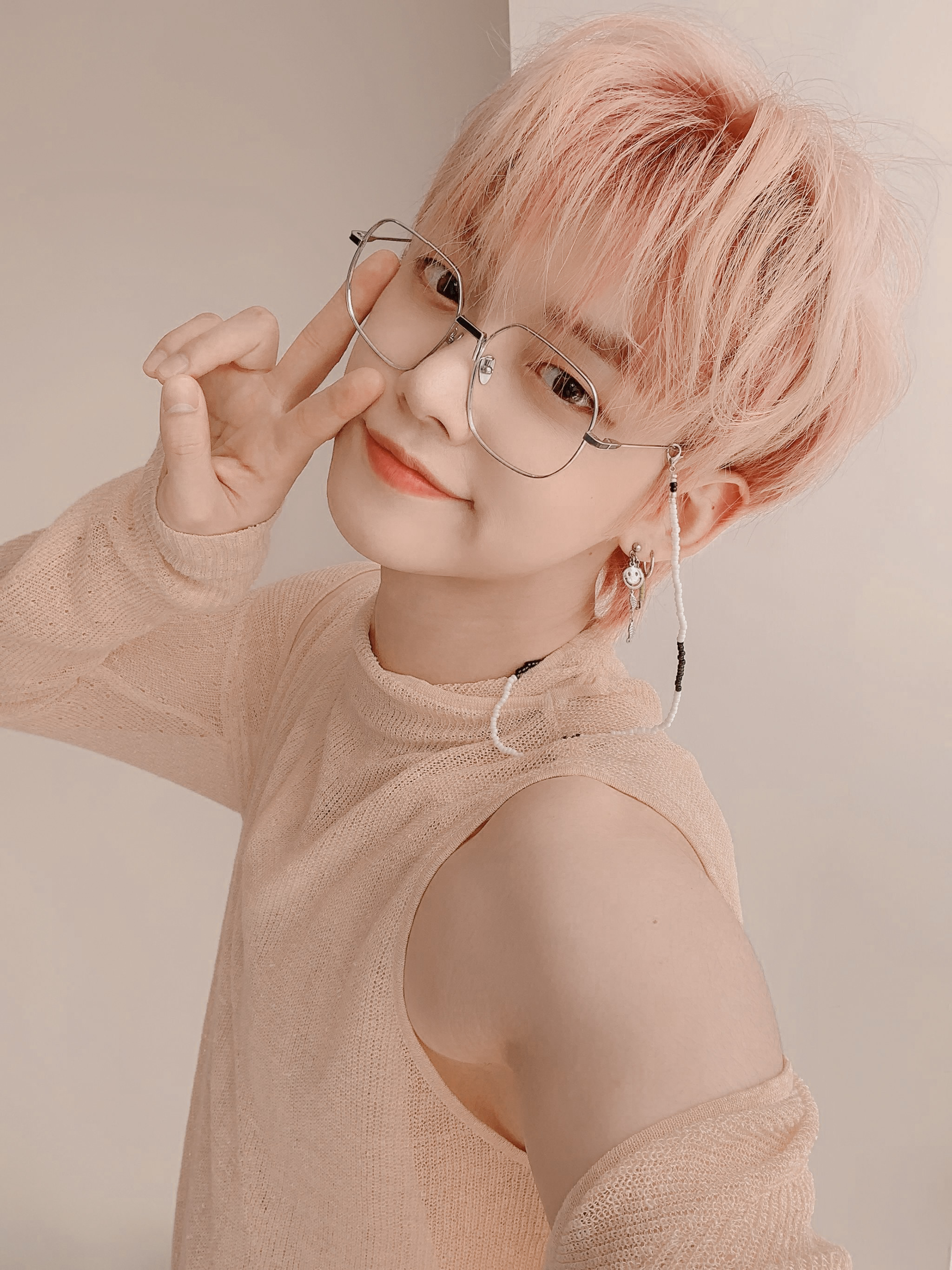 TOMORROW X TOGETHERコミュニティの投稿 - 잘생겼다 ♡ ♡ ♡ ♡