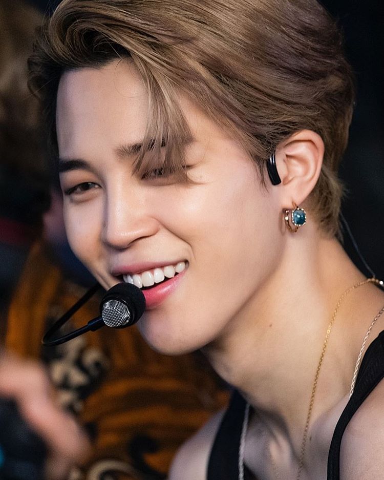 BTS社群貼文 - jimin-aahhhh 💜 happy birthday to our baby mochi
