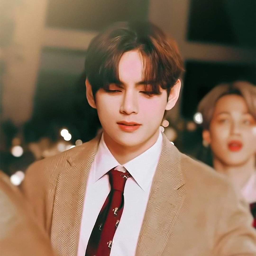 BTS Community Post - my handsome V🖤🤤