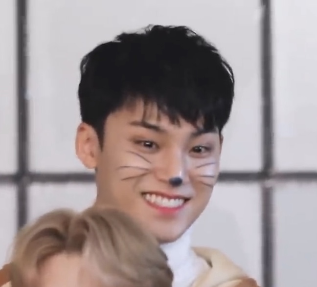 SEVENTEEN社群貼文 - mingyu is the cutest🥺🥺