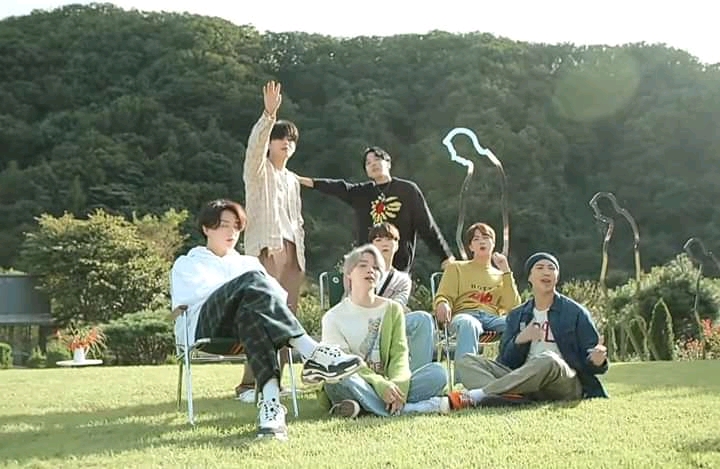 BTS Community Post - Healing with bts🥺☘️