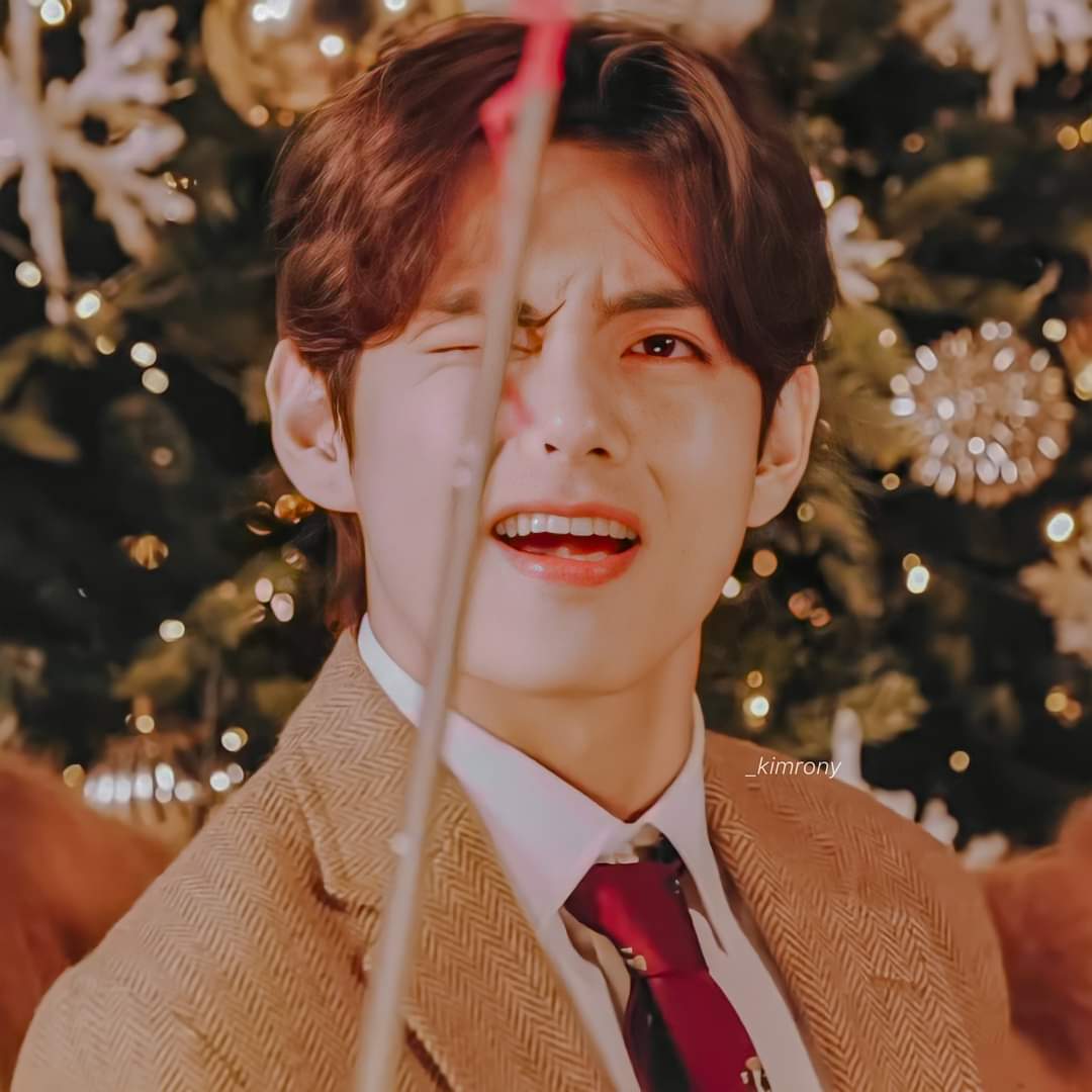 BTS Community Post - my handsome V🖤🤤
