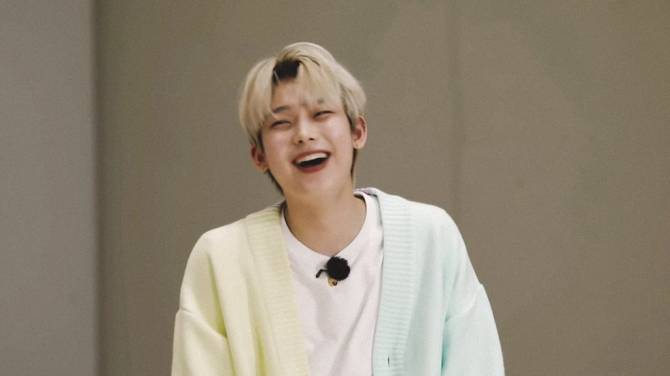 enhypen-community-post-which-enhypen-member-is-your-bias-comment