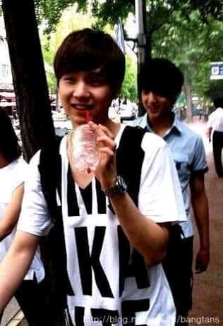 BTS Community Post - (~￣³￣)~