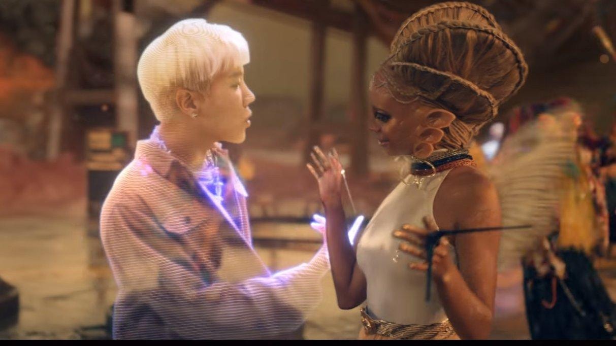 BTS Community Post - How to be an alien to dance with hoseok?? 🤔-👽-💃🏼?