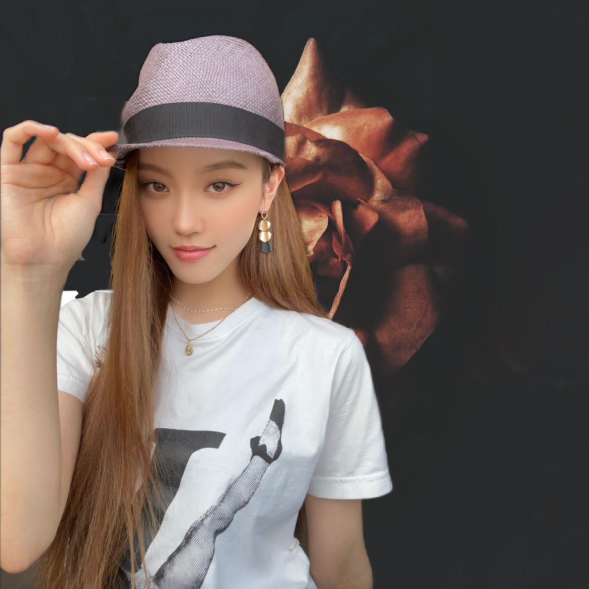 XG Community Posts - ALPHAZ~~😍🐺 Long time no see🌔💭 My mom gave me this  cap 😻❤️👩‍👧 It's one of my favorite!🙈 - CHISA