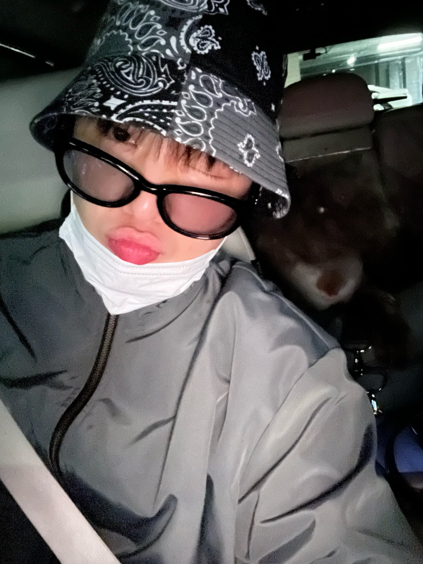 WINNER Community Posts - 😎🐶😎🐶 - YOON