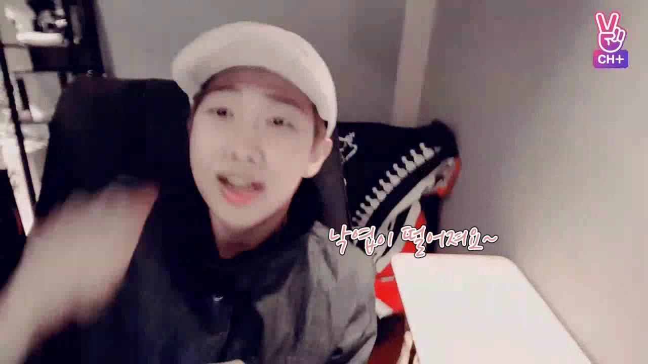 Weverse BTS Media - [CH+ mini replay] RM's WINGS 외전 BEHIND 😙