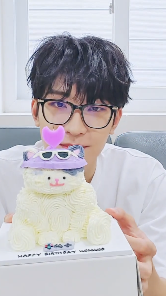 ミンハオ ラキドロ Weverse HAPPY BIRTHDAY HAPPY BURSTDAY Weverse ラキドロ THE8 ミンハオ - メルカリ