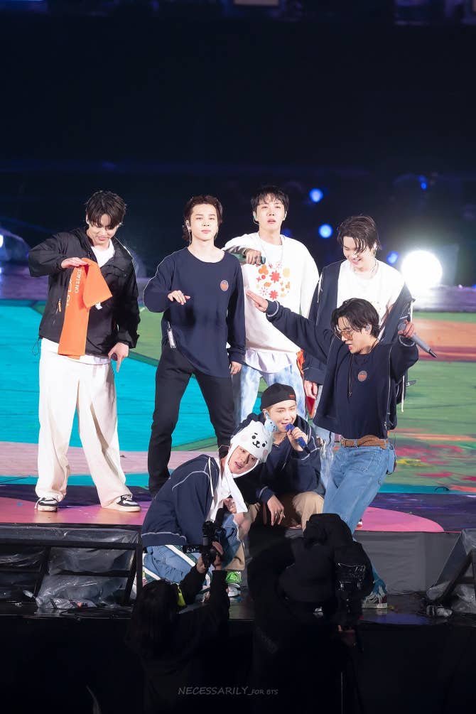 BTS 커뮤니티 포스트 - #ARMY_Borahae_BTS_on_Weverse 