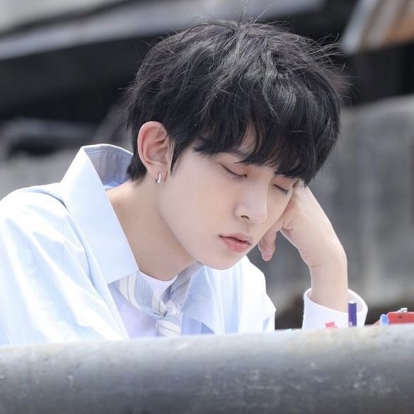 ENHYPEN Community Posts - HAPPY BIRTHDAY HEESEUNG WE LOVE YOUð