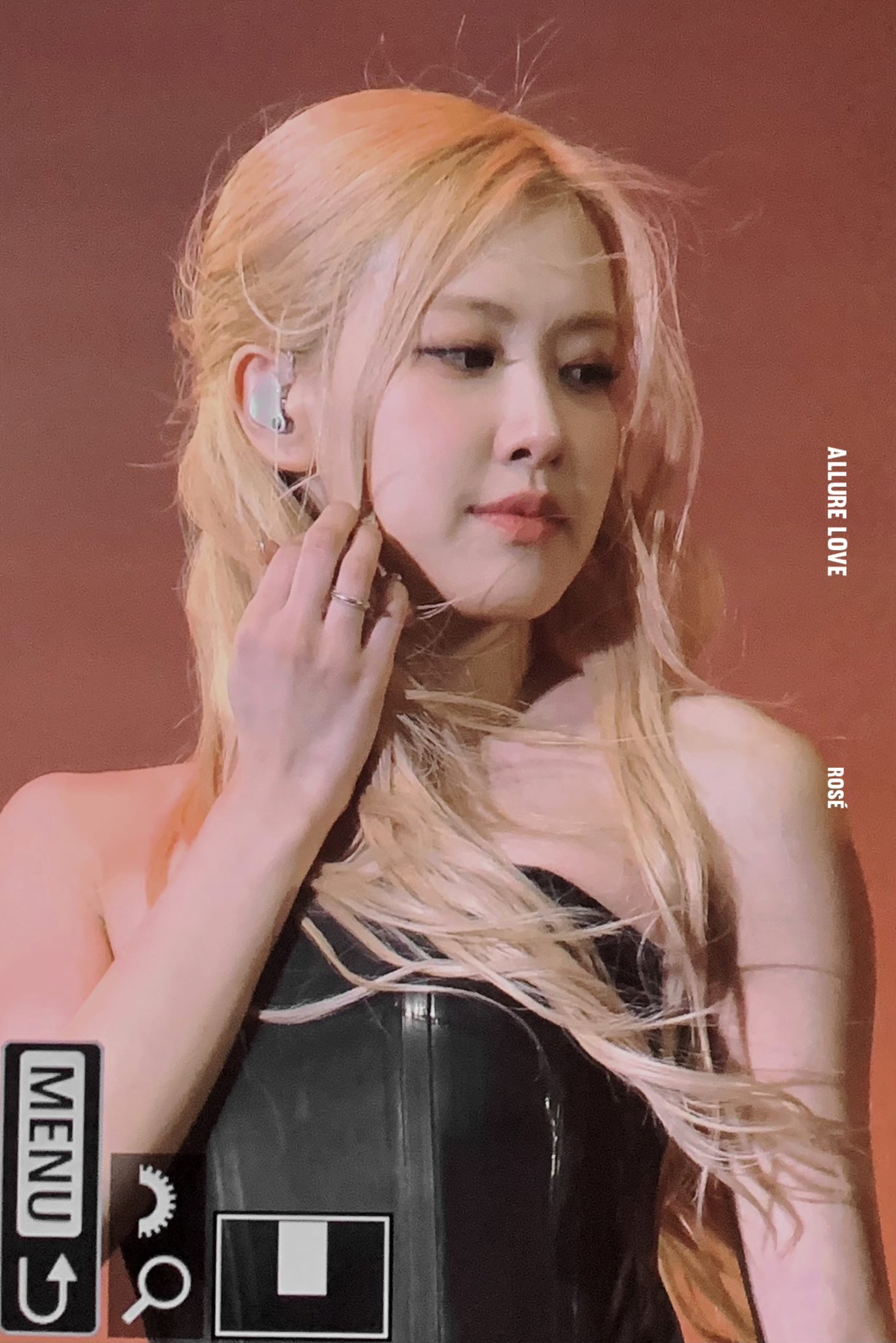 BLACKPINK Community Posts - day 1 (South Korea) rosé concert 