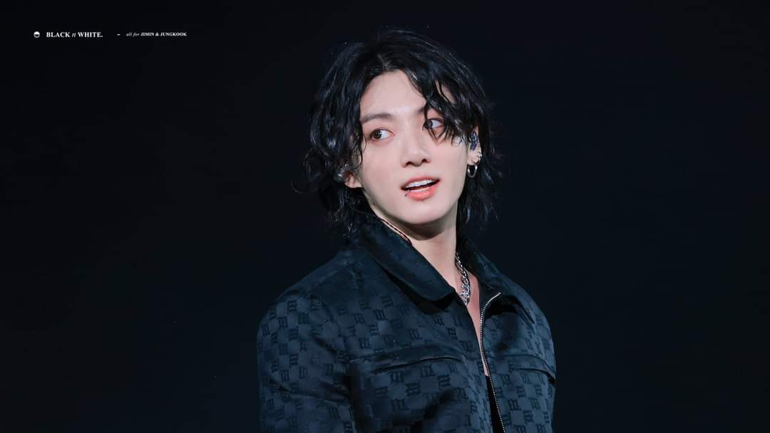 BTS Community Post - Some moments of Jungkook in Bts Busan concert