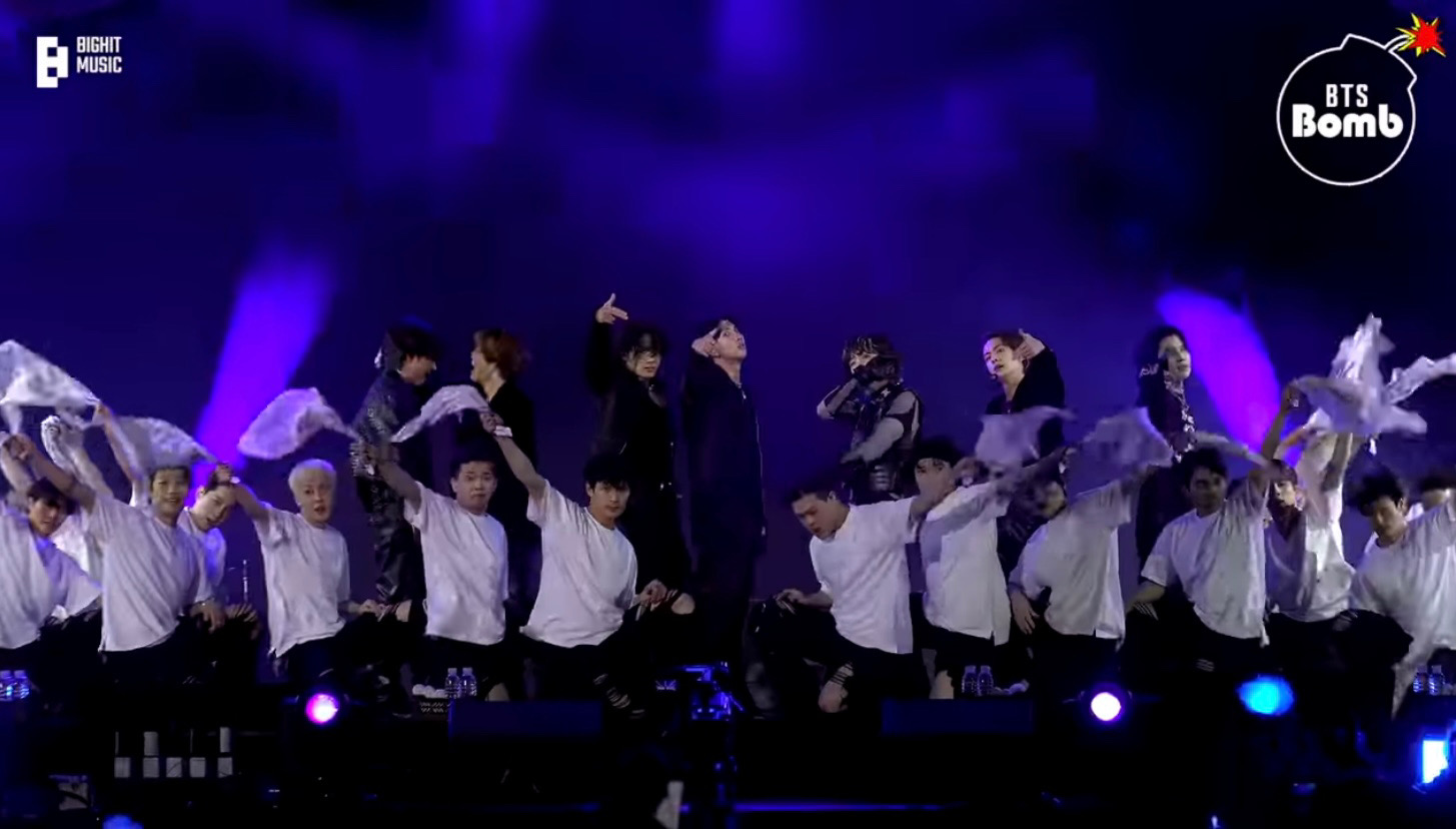 Post de la Comunidad BTS - 釜山コンのオープニング『MIC DROP』『Run