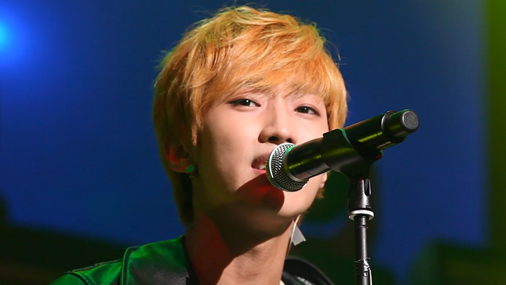 Weverse B1A4 Media - 2013 AMAZING STORE : JINYOUNG Solo Stage