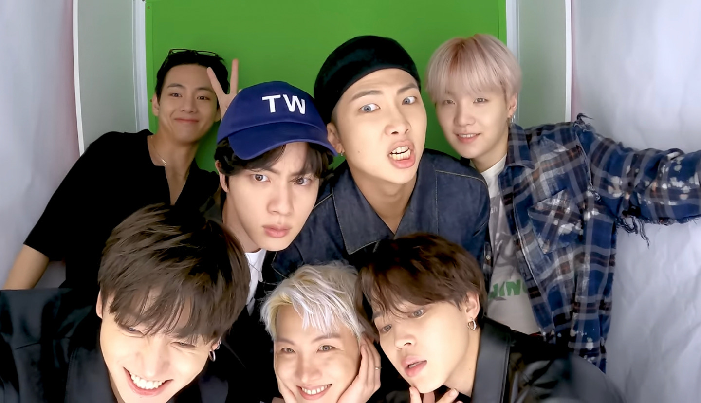 BTSコミュニティの投稿 - 目が釘付けになるね🥰💗💗 バンタン幼稚園の