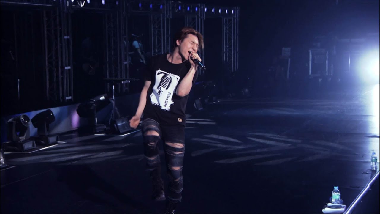 D-LITE - SHUT UP (from 'D-LITE DLive 2014 in Japan D'slove')