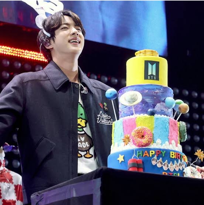 ミンハオ ラキドロ Weverse HAPPY BIRTHDAY ENG SUB] SEVENTEEN MINGYU WEVERSE LIVE | HAPPY BIRTHDAY