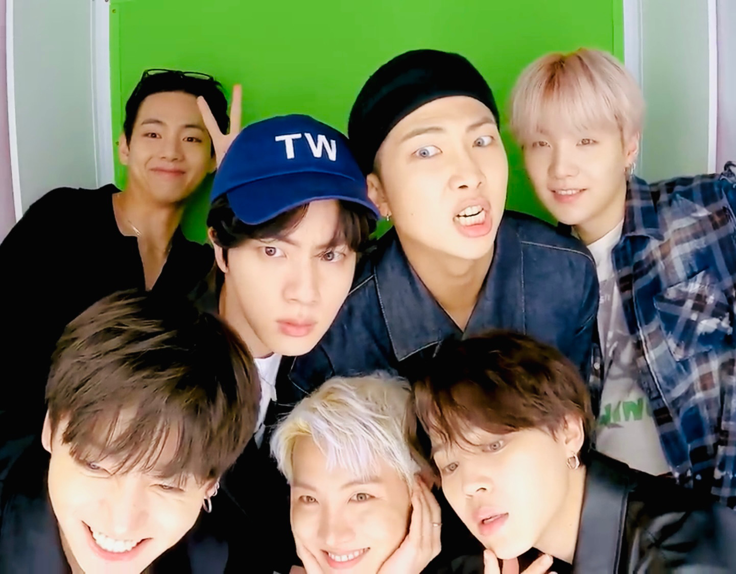 BTS Community Post - JINくん🐹💜 バンタン💜大大大好きです!! 2022年