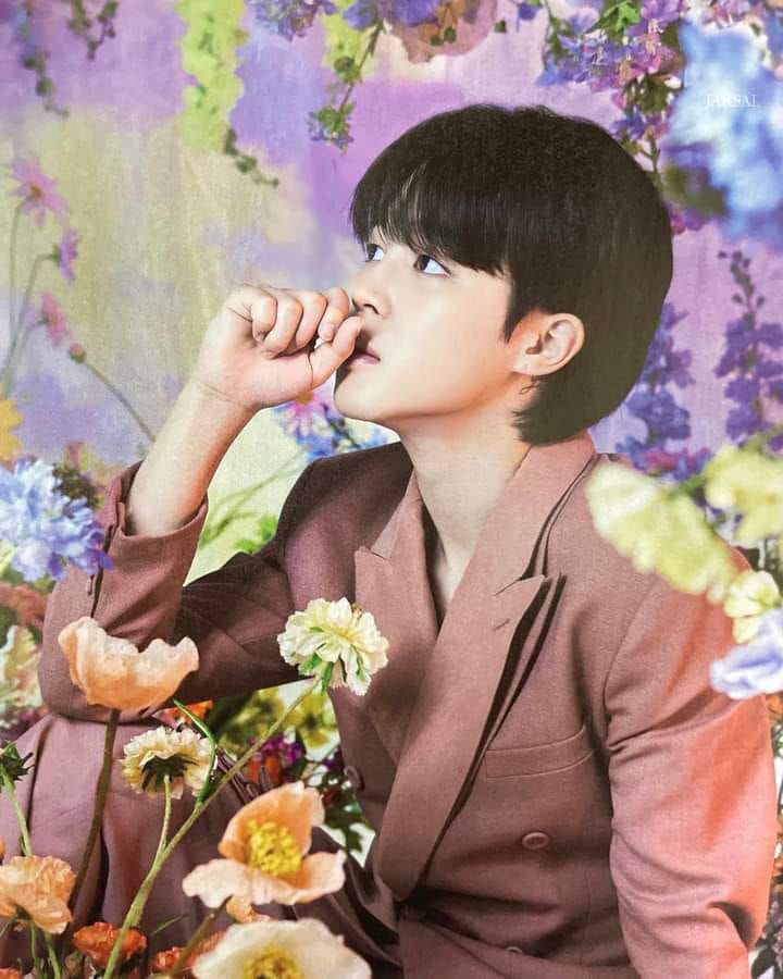 BTS Community Post - 🥰😍💜💜💜 #bts #jimin #aera