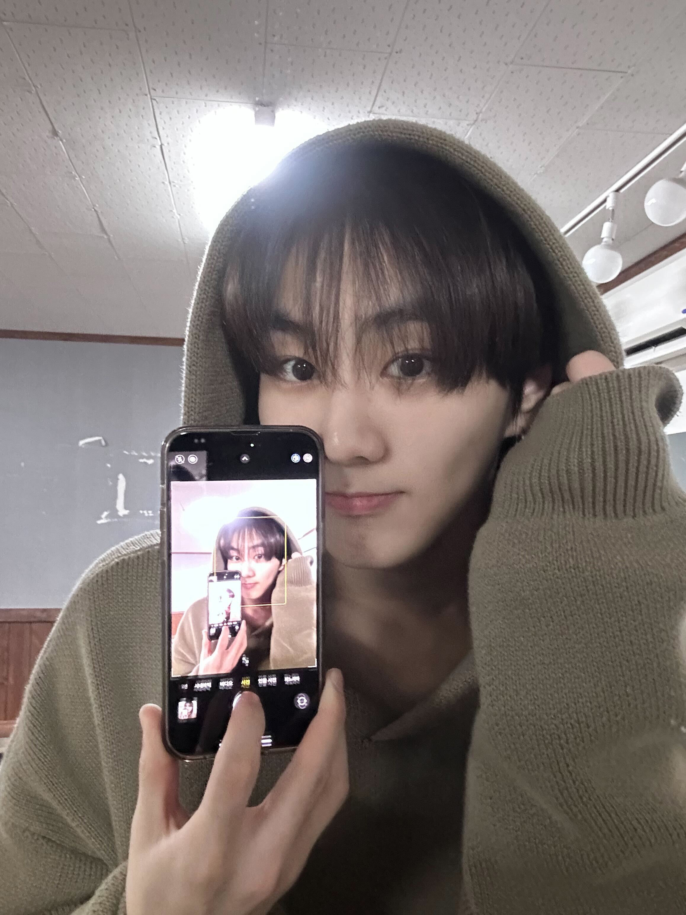 ENHYPEN Community Posts - 트렌드 따라가기 - JUNGWON