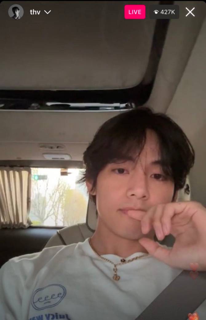 Bts community posts taehyung live on instagram taehyung had his