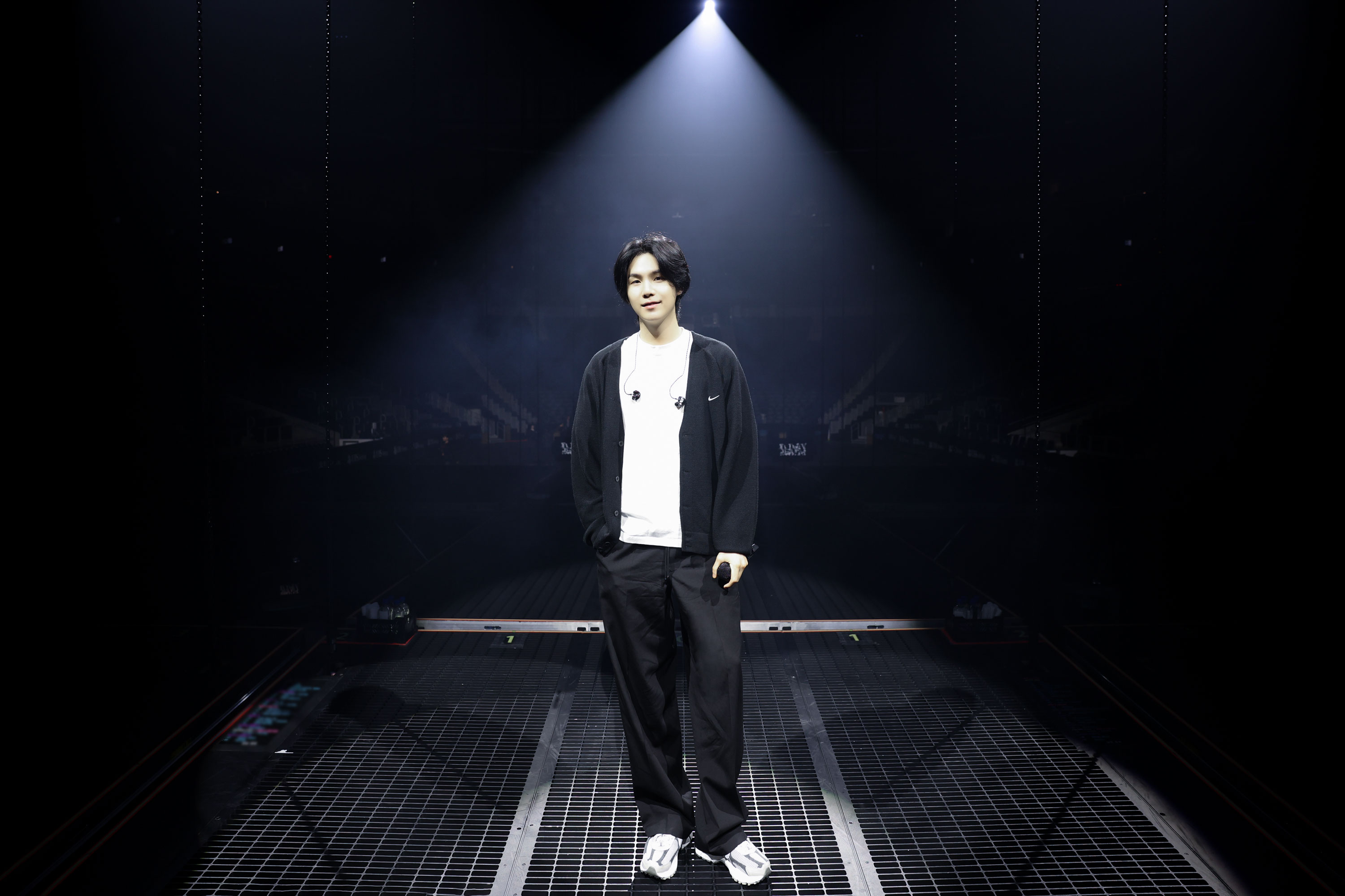 SUGAページ 260425 SUGA SOUNDCHECK IN TAMPA DAY 1 . . . - HD Remastered by me