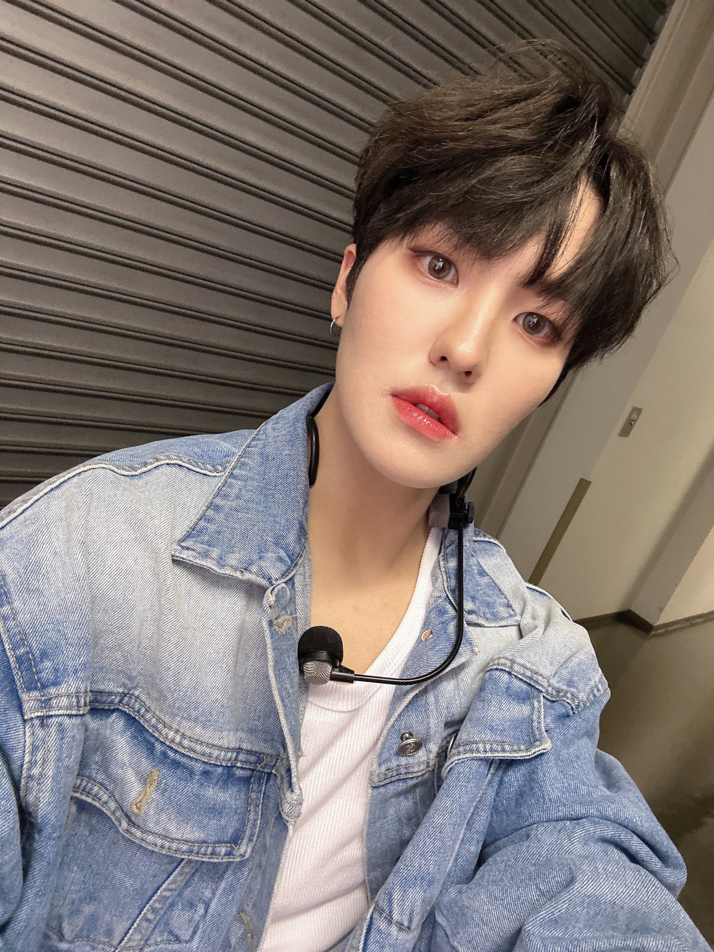 Louis Korean Rapper The KingDom Community Post - 안뇽 - LOUIS