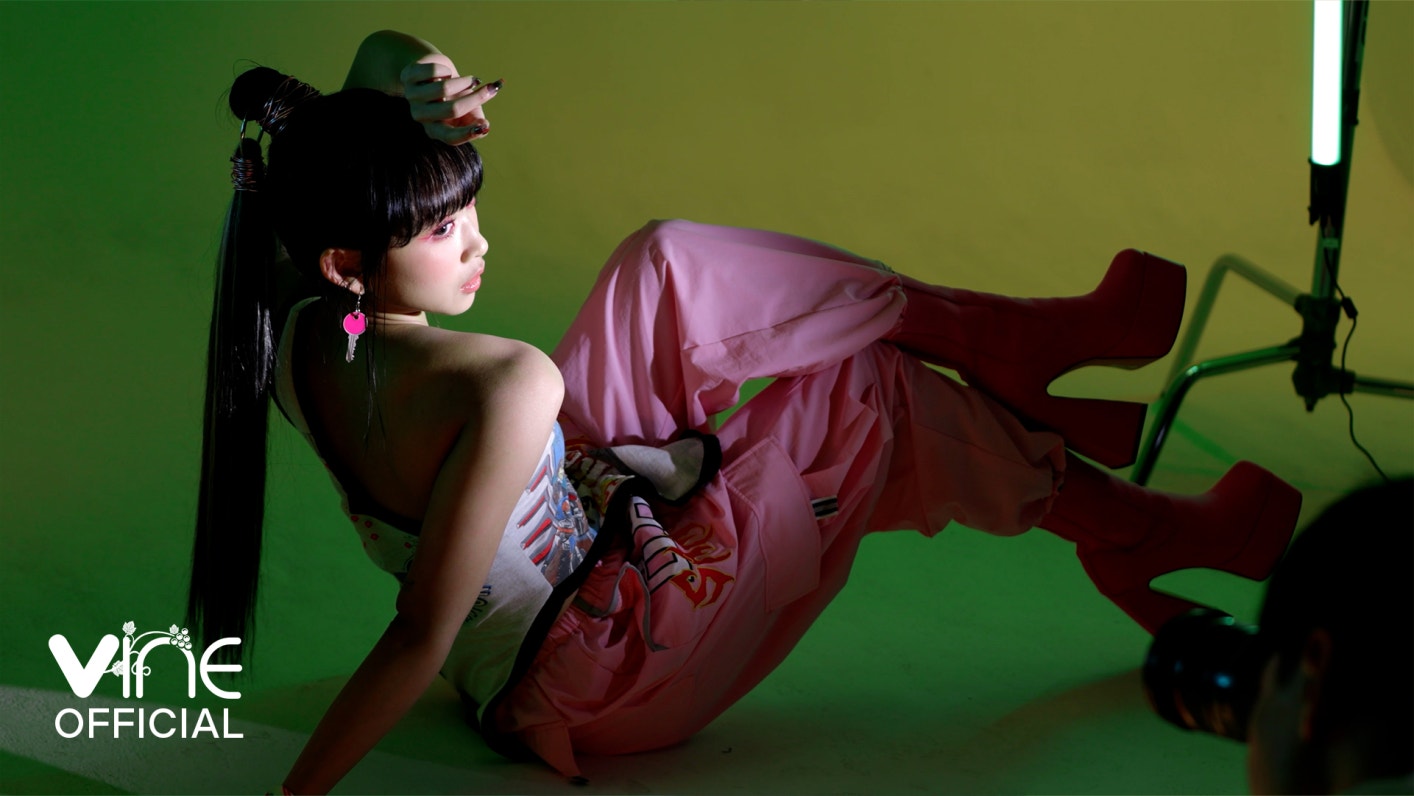 secret-number-doxa-jacket-making-film-eng-sub