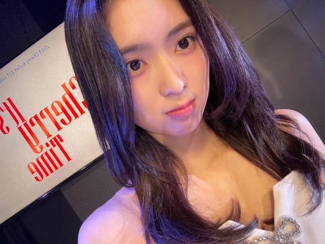 Cherry Bulletコミュニティ投稿 - 행복했던 어제 셀카 많이 그리고 내 마음!!!! 잘자 :) - メイ Cherry Bulletコミュニティ投稿 - 행복했던 어제 셀카 많이 그리고 내 마음!!!! 잘자 :) - メイ