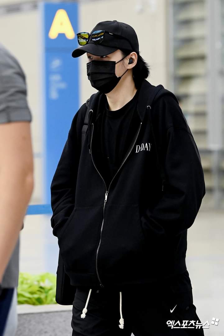 Yoongi Airport Style