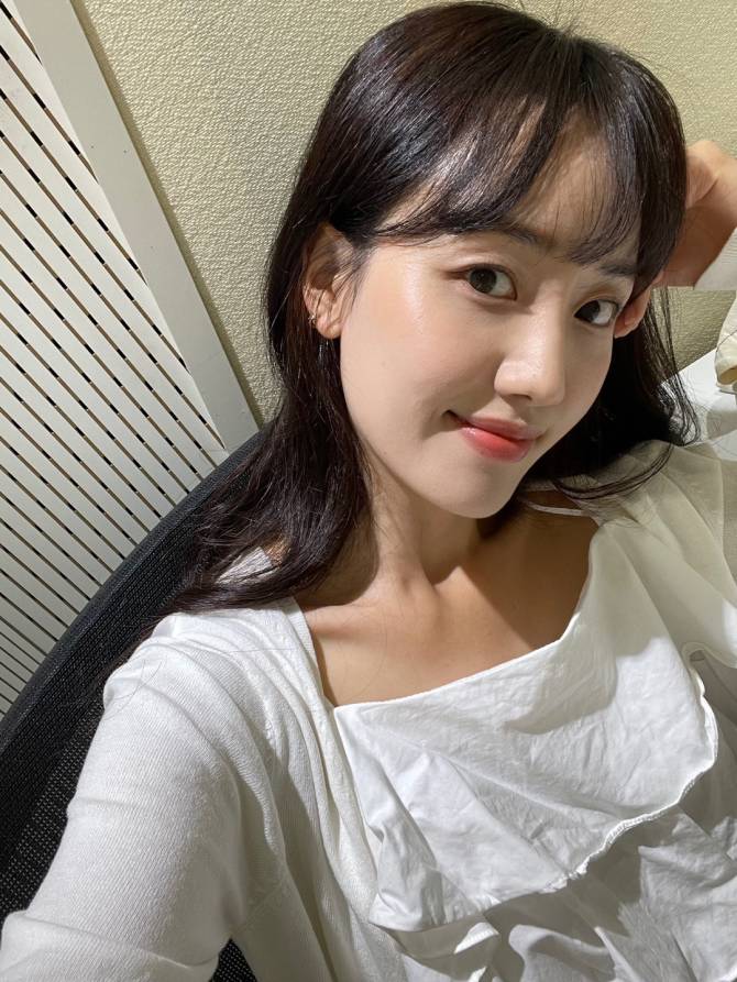Cherry Bullet Community Posts - 룰렛 오늘 날씨 너무 좋다❤️ 좋은 하루 보내자🙈🙈🙈🙈 - HAE YOON Cherry Bullet Community Posts - 룰렛 오늘 날씨 너무 좋다❤️ 좋은 하루 보내자🙈🙈🙈🙈 - Hae Yoon