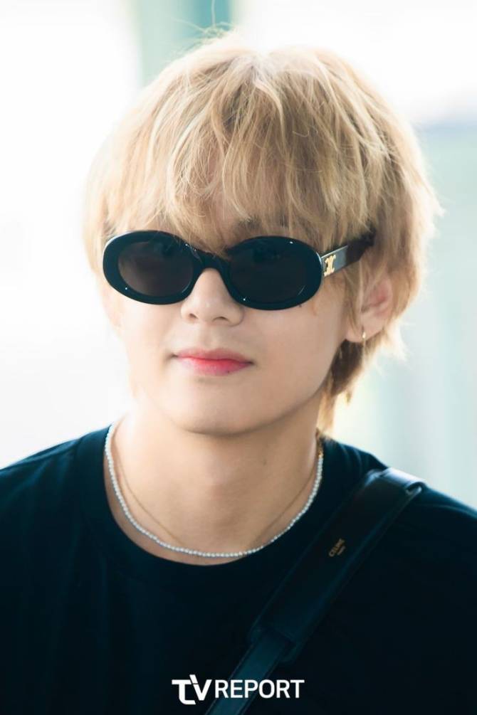 BTS Community Posts - ️ Taehyung leaving to Paris for Celine event😍 # ...