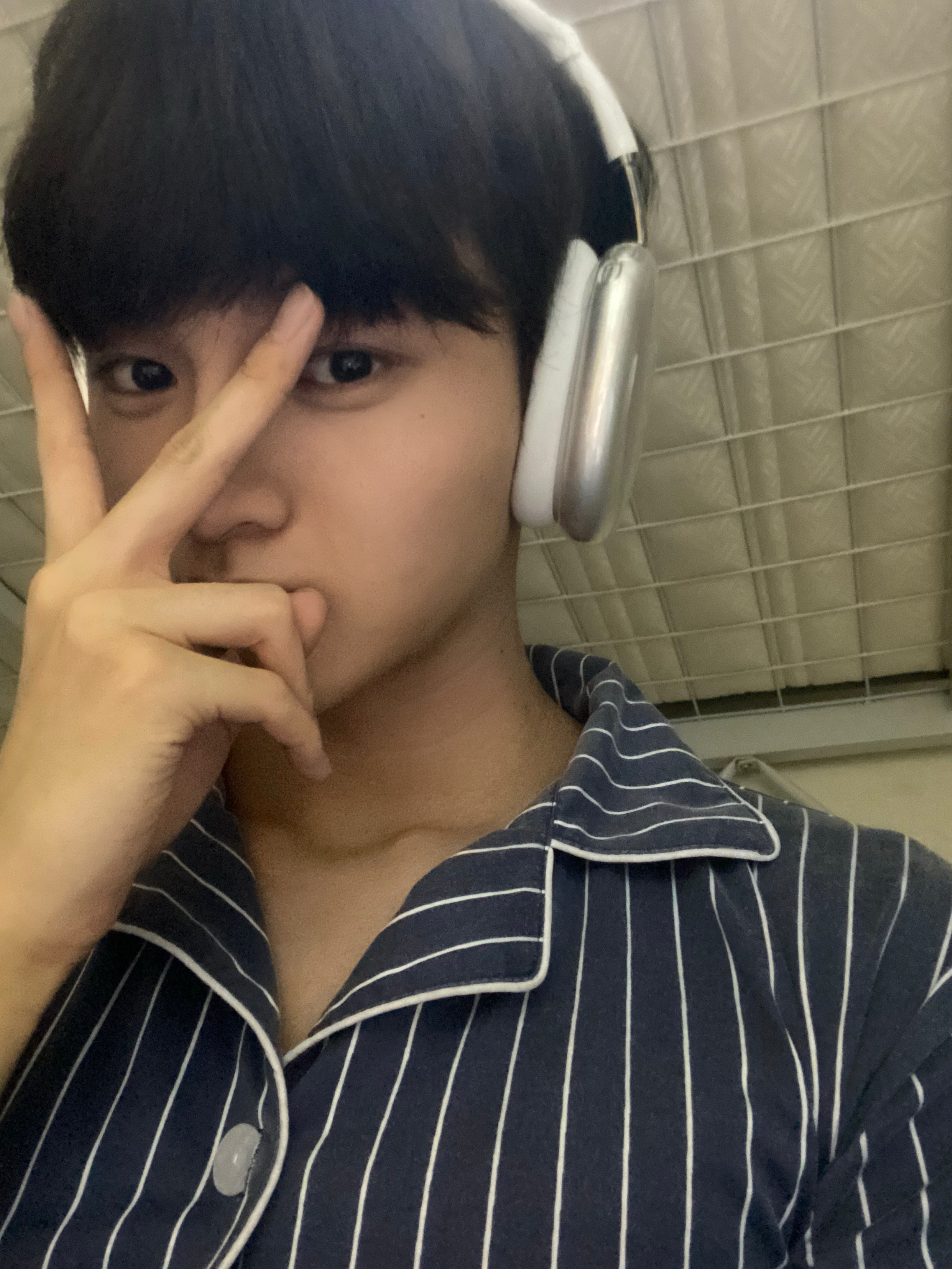 DRIPPIN 커뮤니티 포스트 - 혹시 무슨 노래 듣고 계세요? - 차준호 Drippin 커뮤니티 포스트 - 혹시 무슨 노래 듣고 계세요? - 차준호