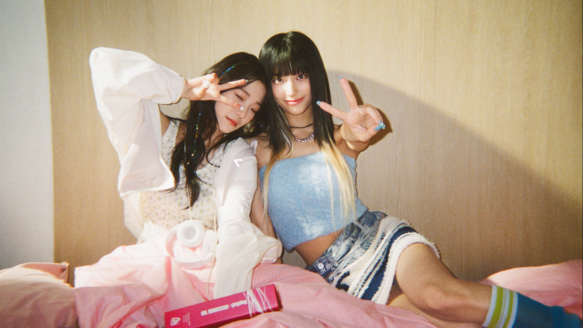 Weverse fromis_9 Image - 'Unlock My World' Behind Sketch 1