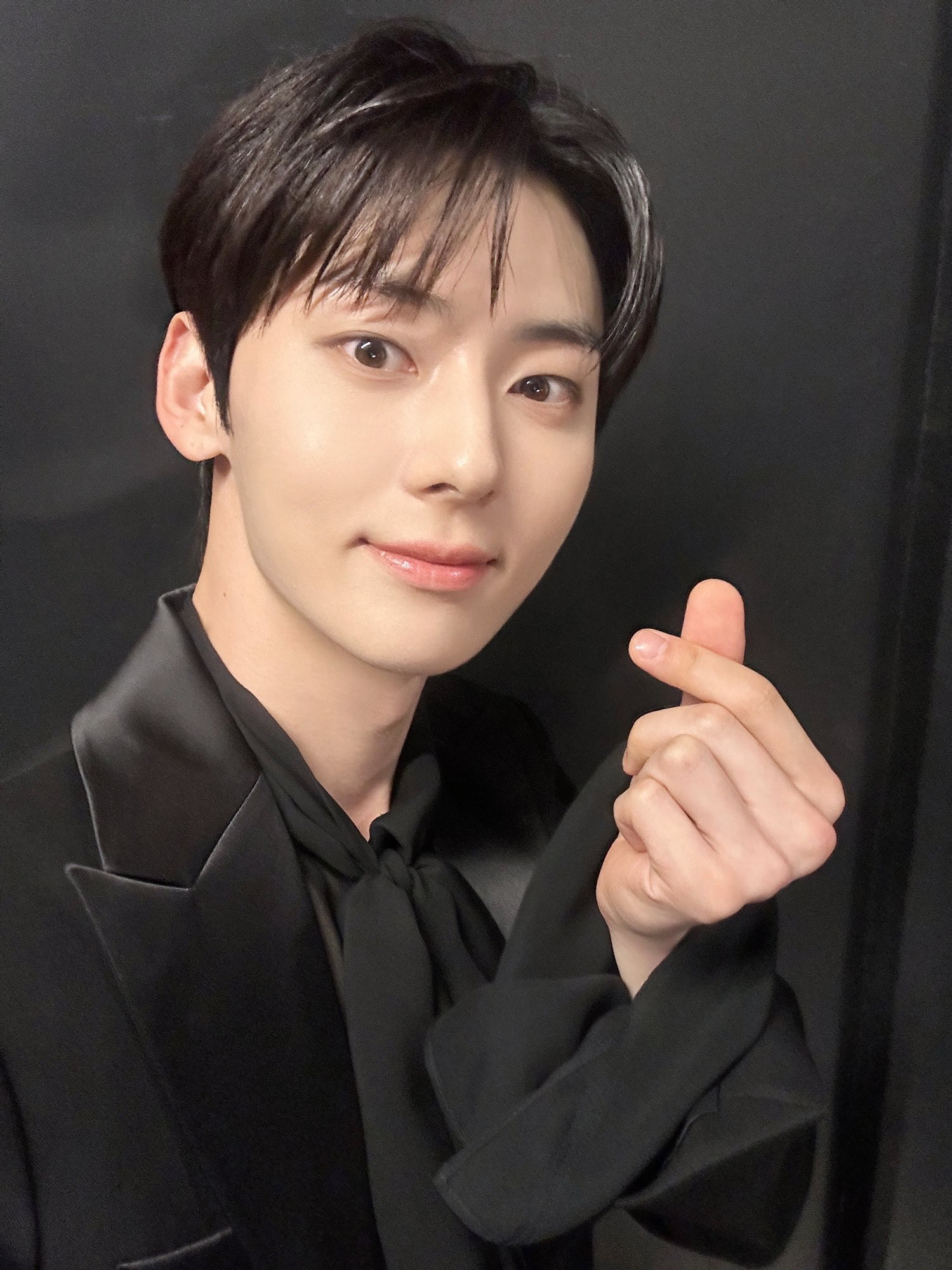 ファンミンヒョンコミュニティの投稿 - ミニョンくん🍑🧡 今日も