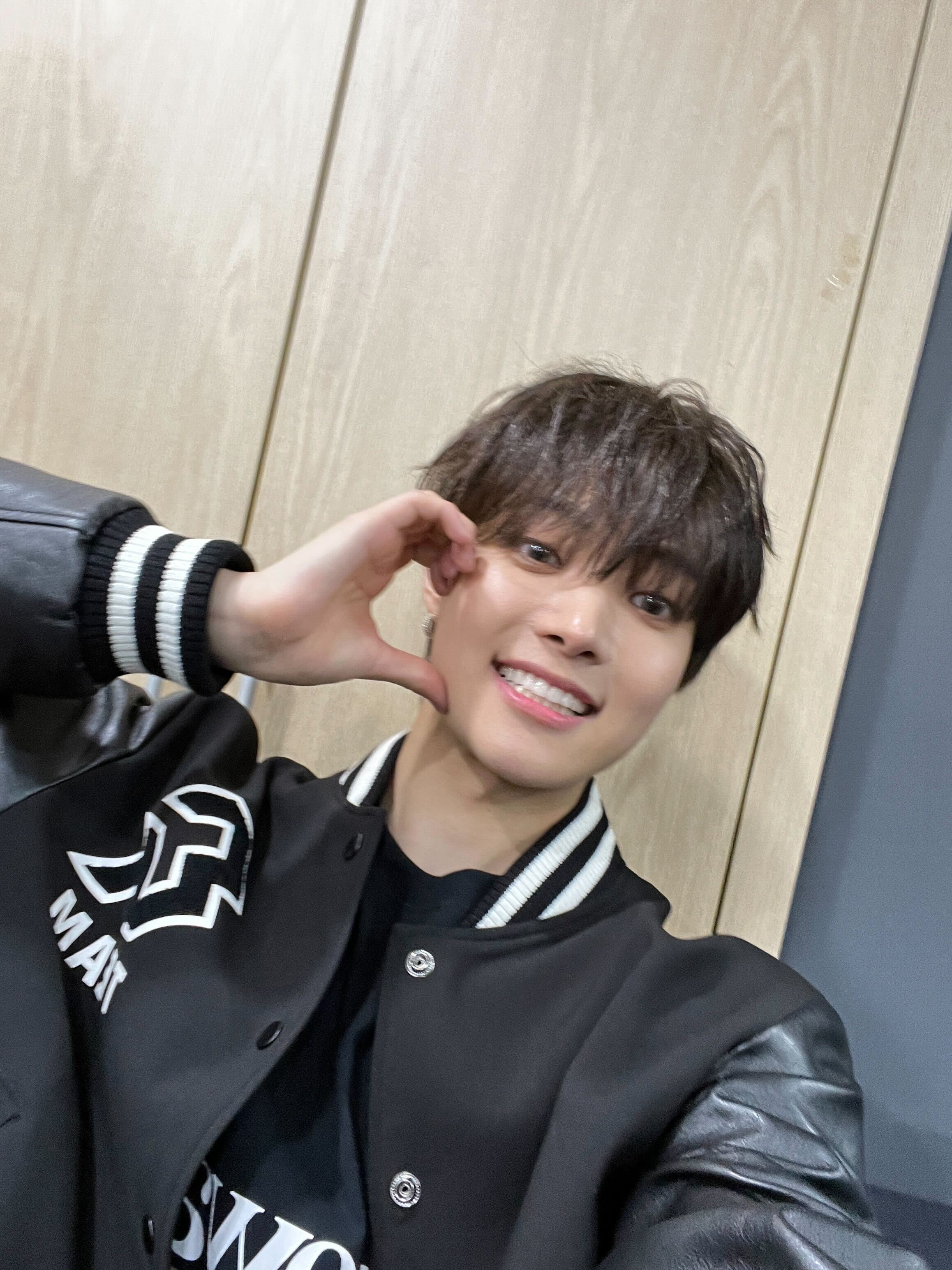&TEAM Community Post - Weverse con Festival 재미써따 ㅎㅎ 🐺 - EJ