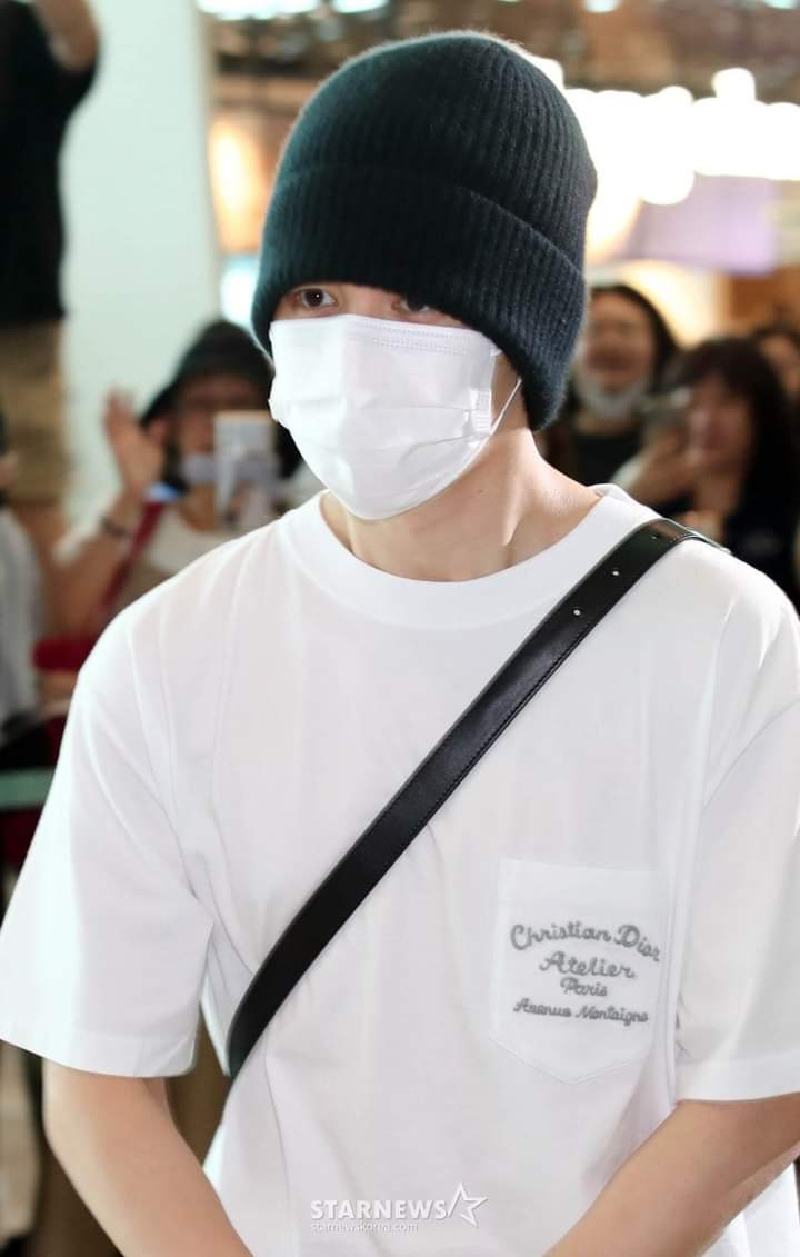 BTSコミュニティの投稿 - 💜✨Jimin at the ICN airport for departure